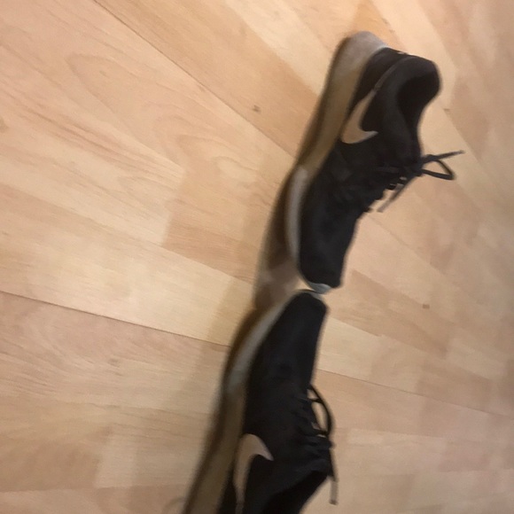 Worn Nike shoes size 8 US looking for 40$ - Picture 3 of 3